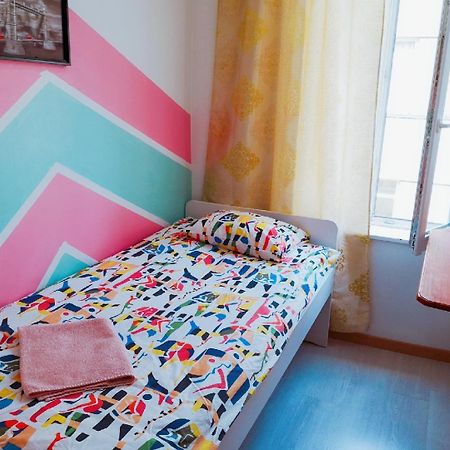 A Private Room For Backpacker Share Bathroom Brussel Bagian luar foto