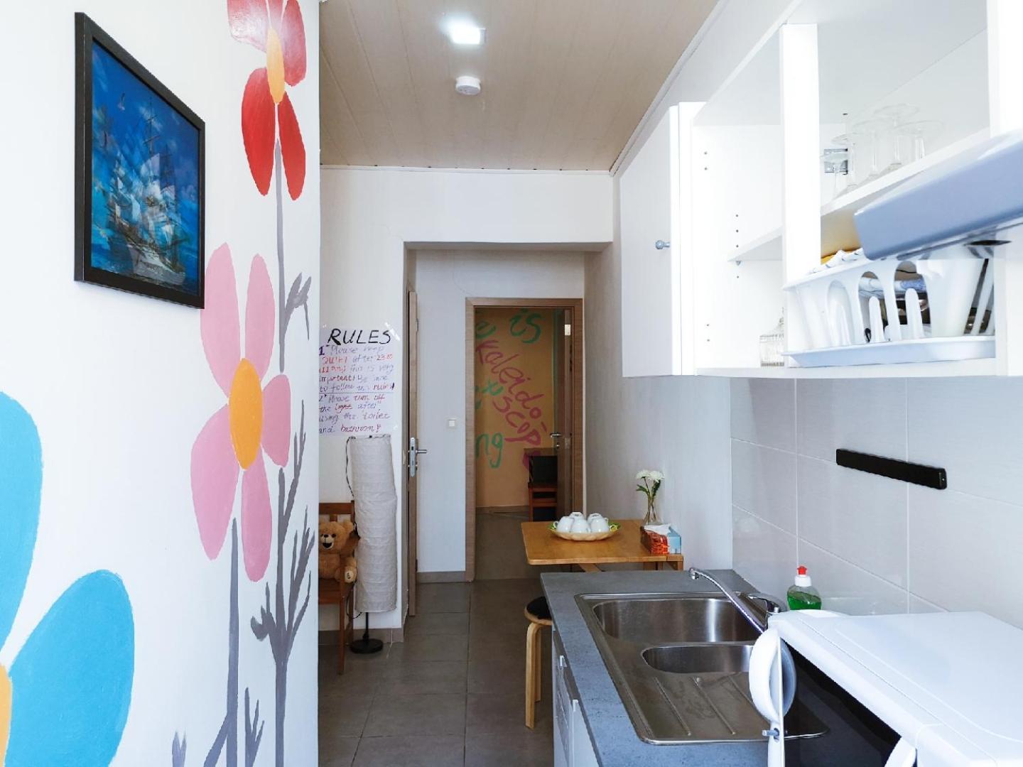 A Private Room For Backpacker Share Bathroom Brussel Bagian luar foto