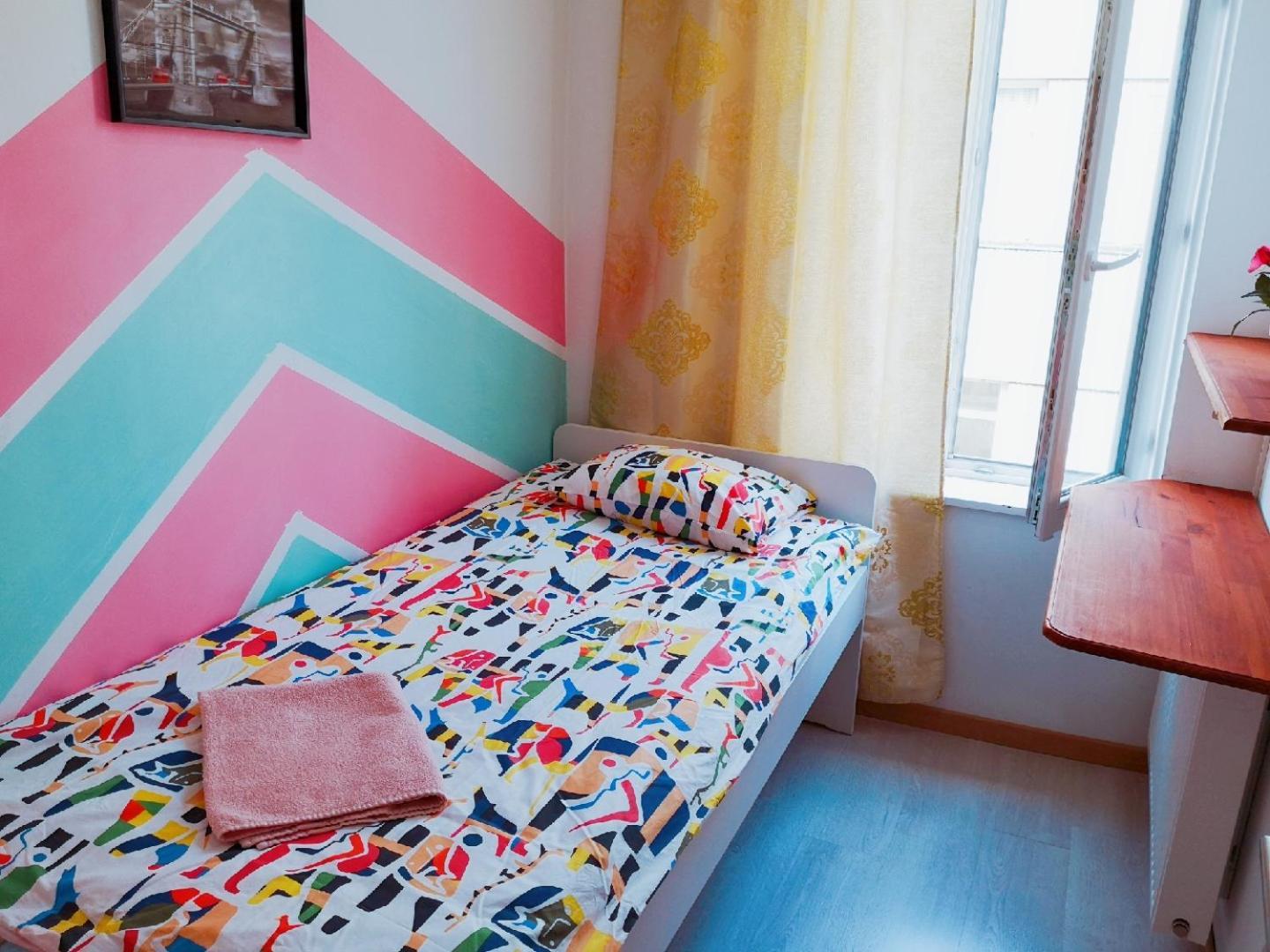 A Private Room For Backpacker Share Bathroom Brussel Bagian luar foto